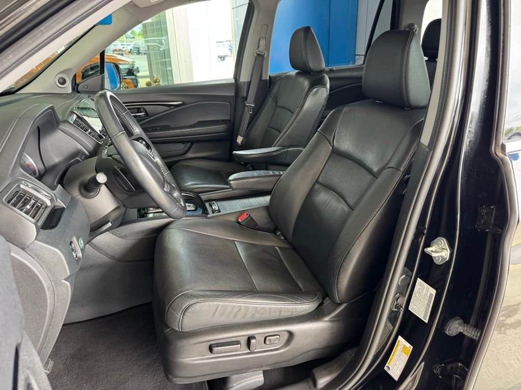 Used 2022 Black Honda Touring image 21