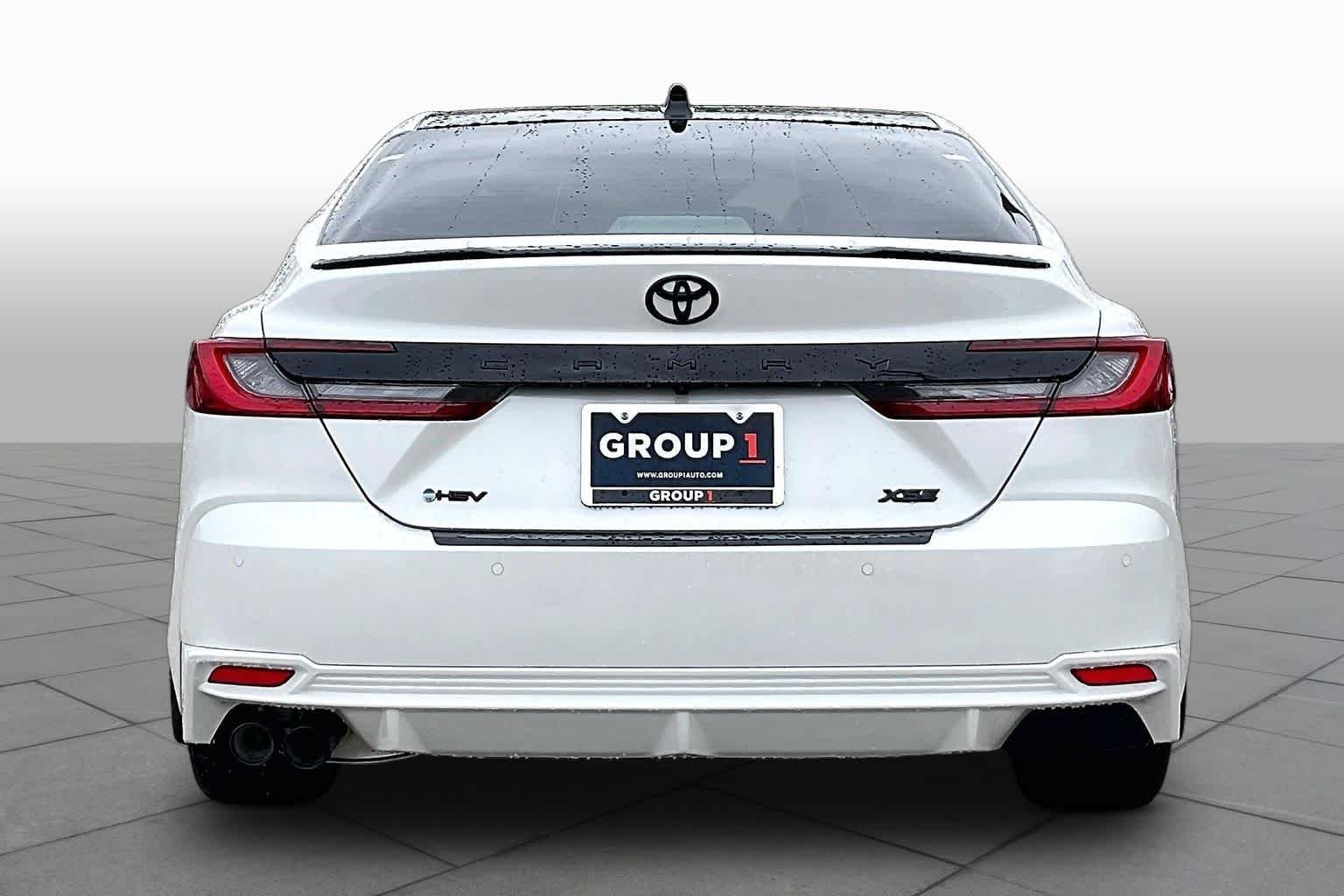Used 2026 Wind Chill Pearl Toyota XSE image 5