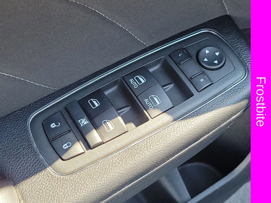 Used 2021  Dodge SXT image 16
