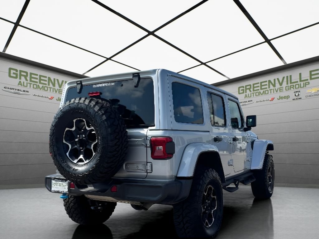 Used 2024 Silver Zynith Clearcoat Jeep Sahara image 8