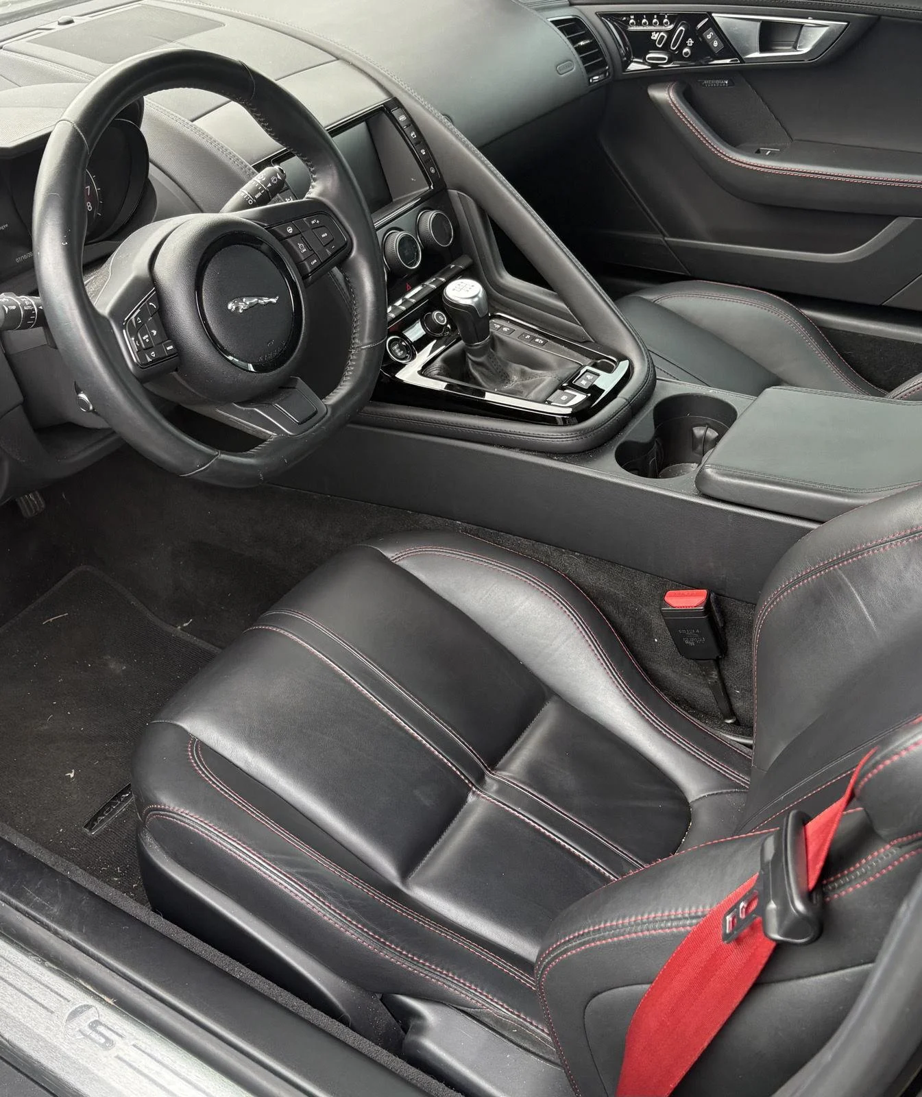 Used 2017 Ultimate Black Metallic Jaguar S image 17