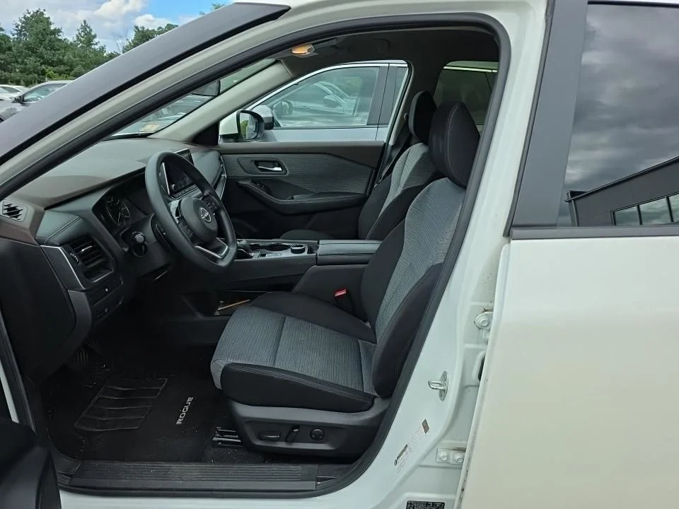 Certified Used 2023 White Nissan SV image 10