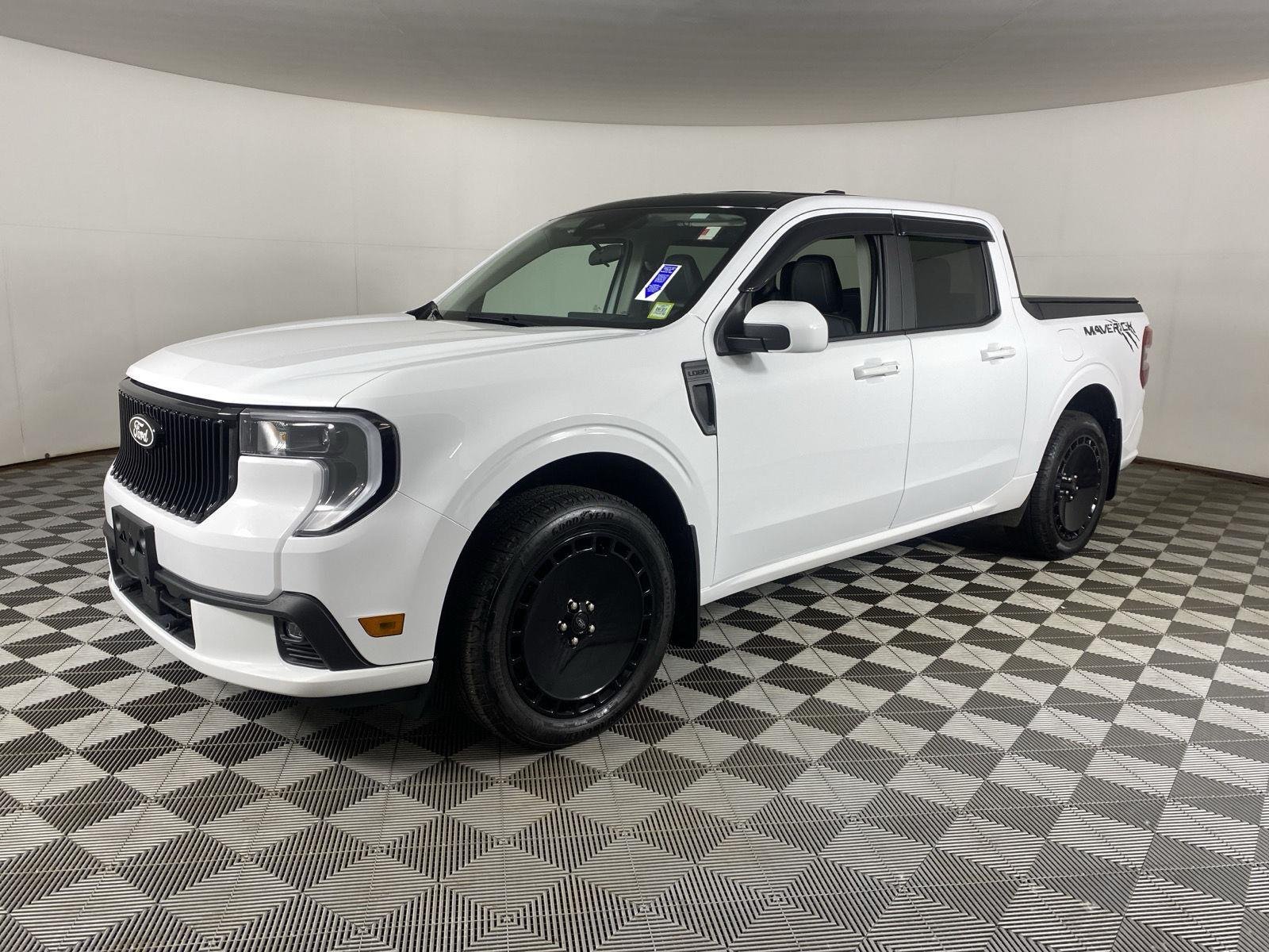 Used 2025 Oxford White Ford Lobo image 13