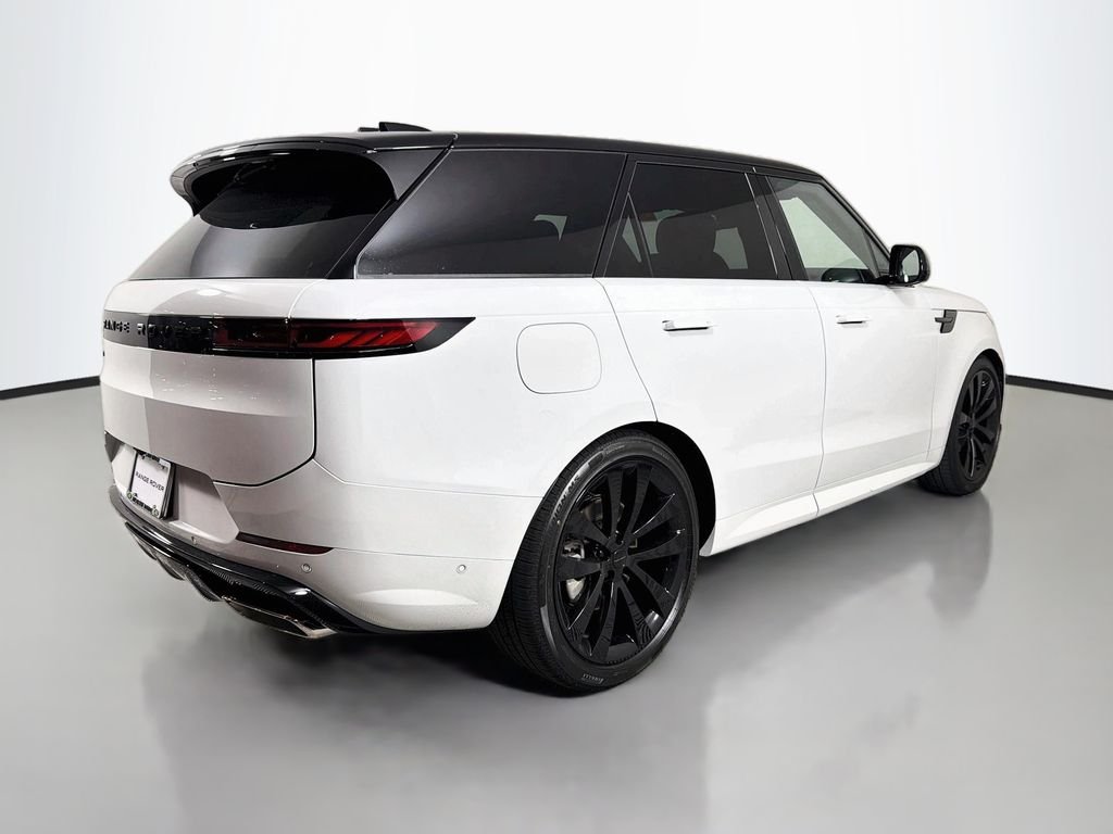 New 2026 Fuji White Land Rover Dynamic SE image 5