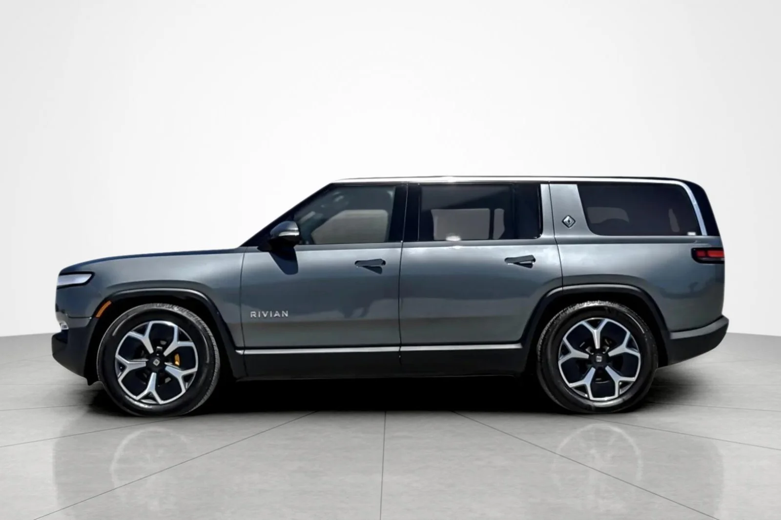 Used 2024 Rivian R1S Adventure with VIN 7PDSGABA5RN043810 for sale in Carson, CA