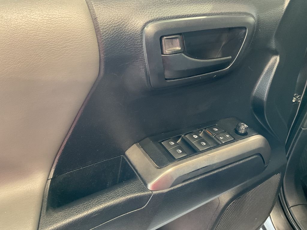 Used 2019 Gray Toyota SR5 image 13