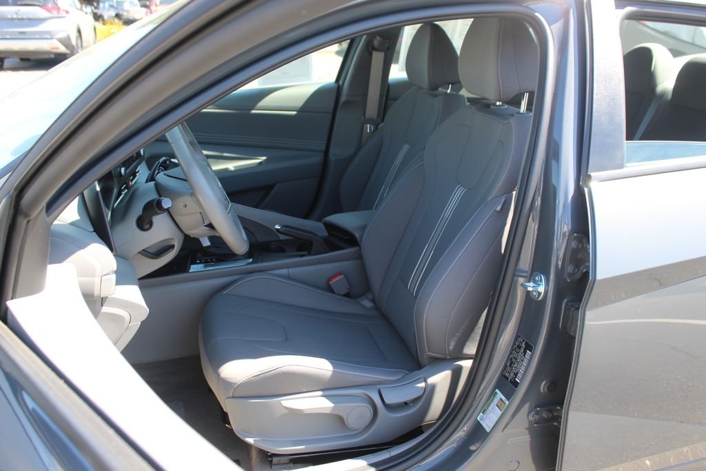 Certified Used 2025 Gray Hyundai SEL Sport image 12