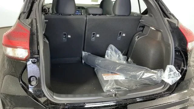 2025 Nissan KICKS PLAY Base - Photo 6