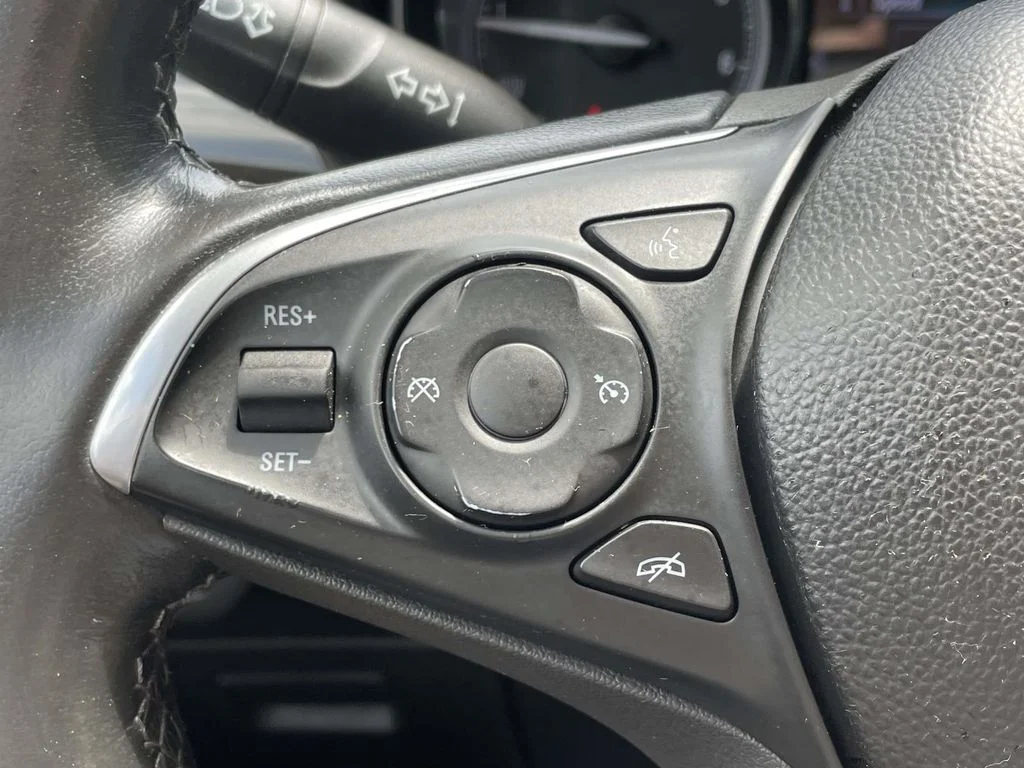 Used 2020 Brown Buick Preferred image 20