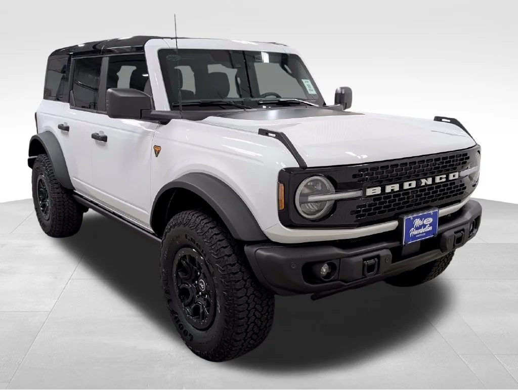 New 2026 Oxford White Ford Badlands® image 19