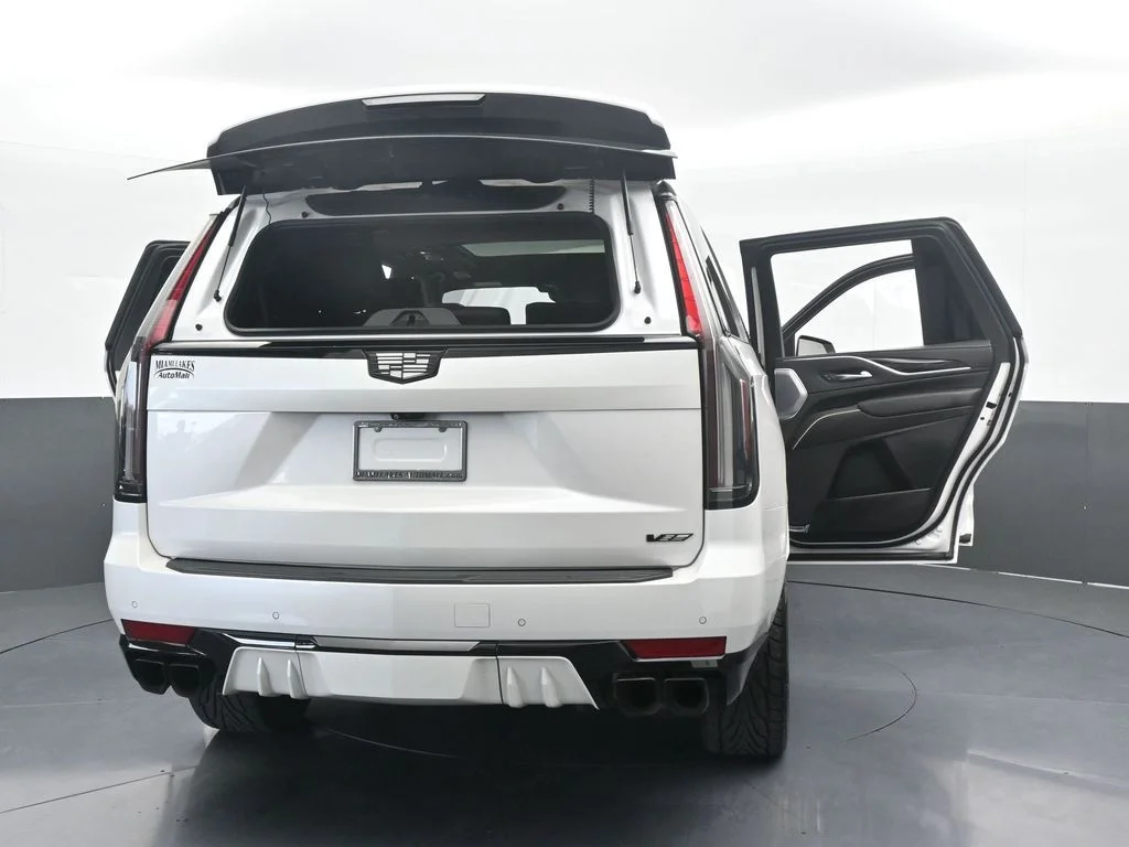 Used 2023 Crystal White Tricoat Cadillac V-Series image 104