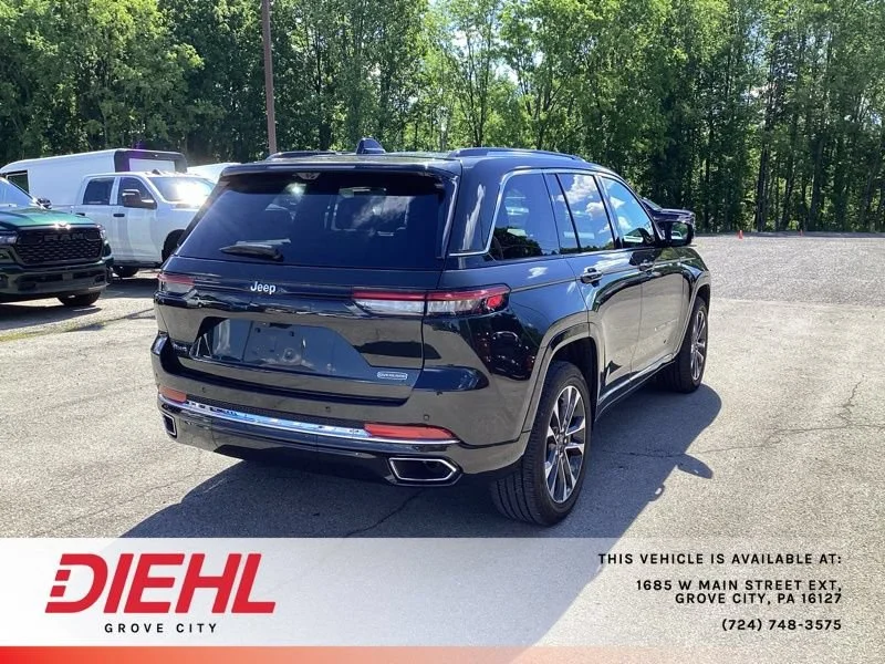 Used 2023  Jeep Overland image 7