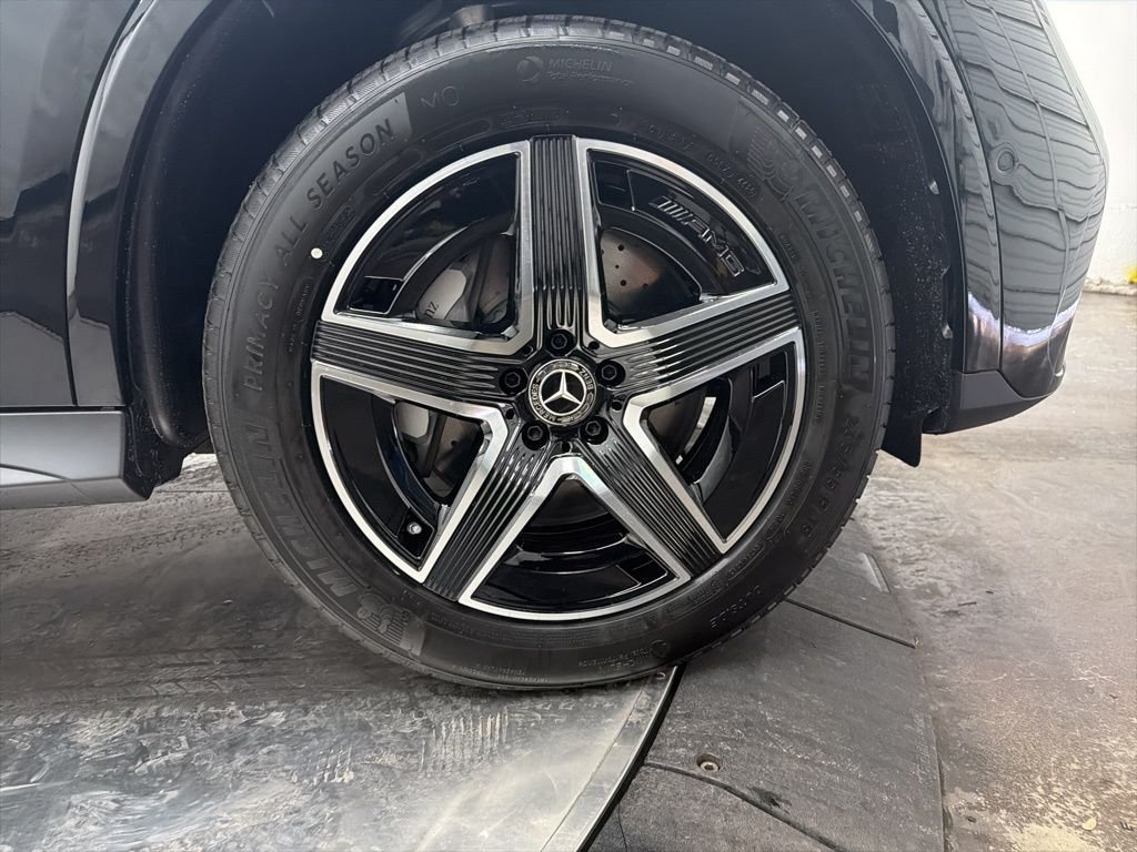 Used 2026 Black Mercedes-Benz GLC 300 image 9