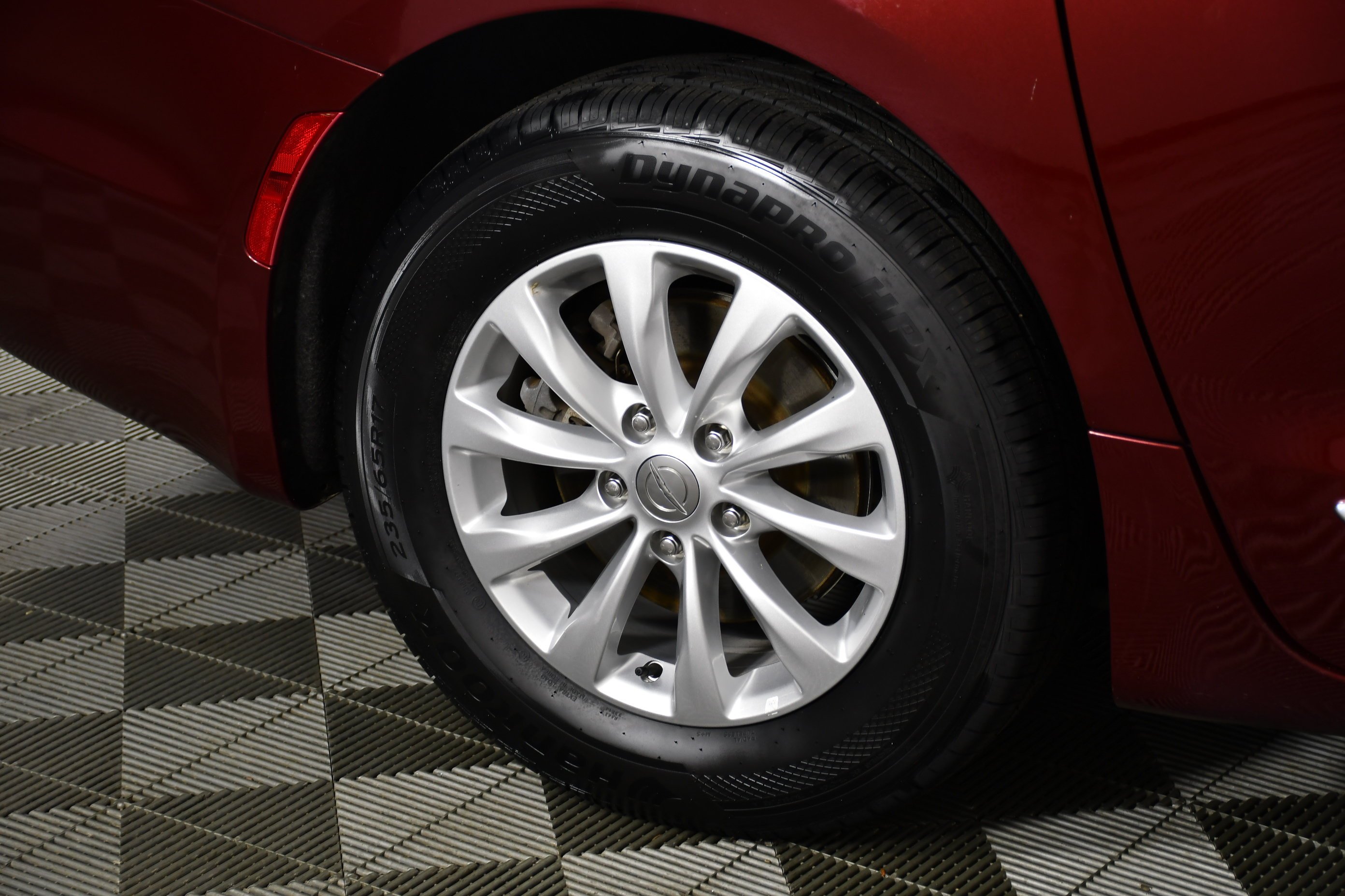 Used 2019 Velvet Red Pearlcoat Chrysler Touring L image 52
