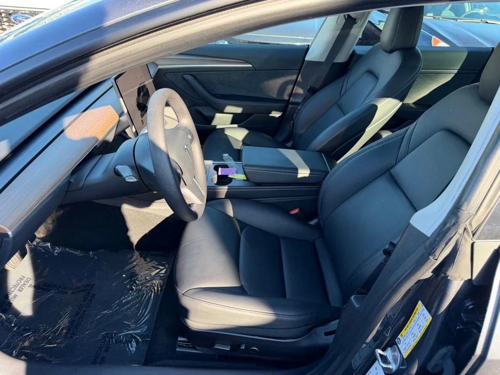 Used 2022 Midnight Silver Metallic Tesla Long Range image 11