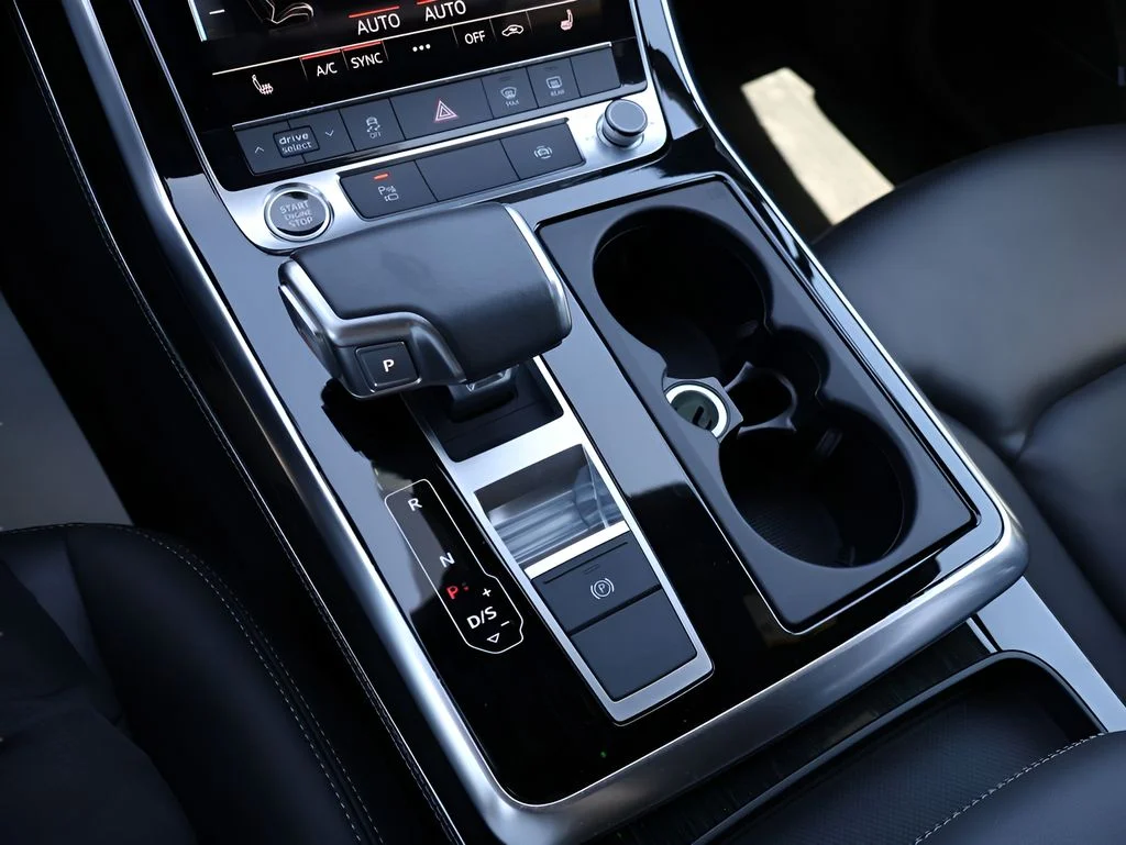 Used 2025  Audi 55 Premium Plus image 30