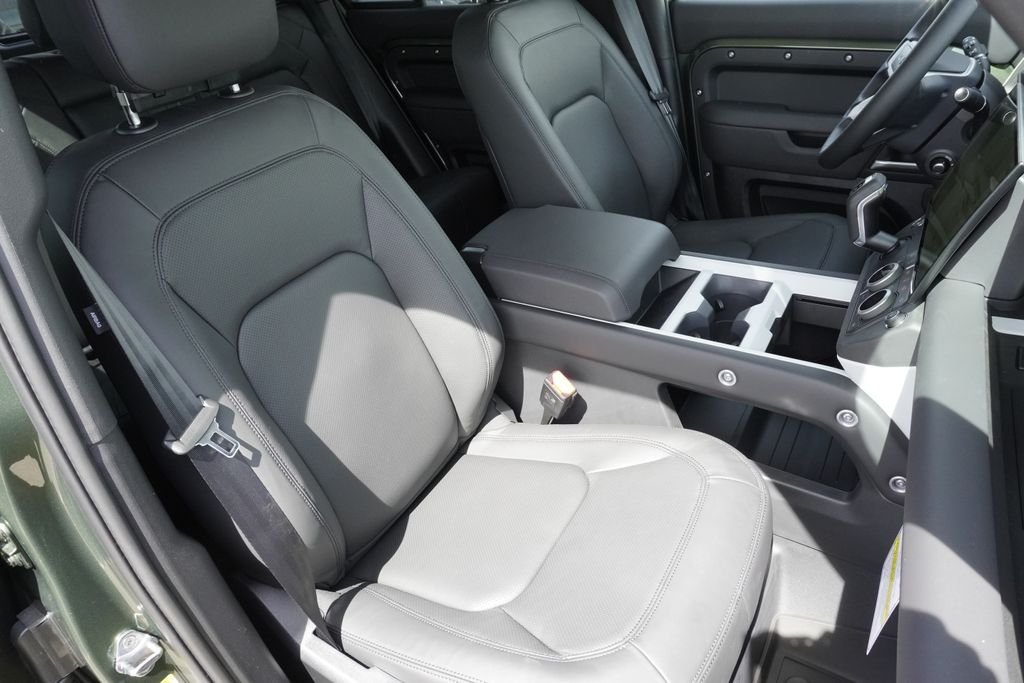 New 2026 Woolstone Green Land Rover S image 24