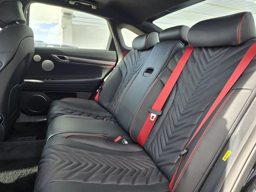 Used 2025 Black Genesis 2.5T image 12