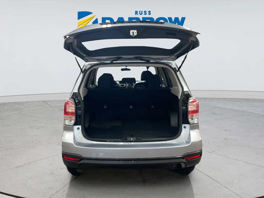 Used 2018 Silver Subaru 2.5i image 30
