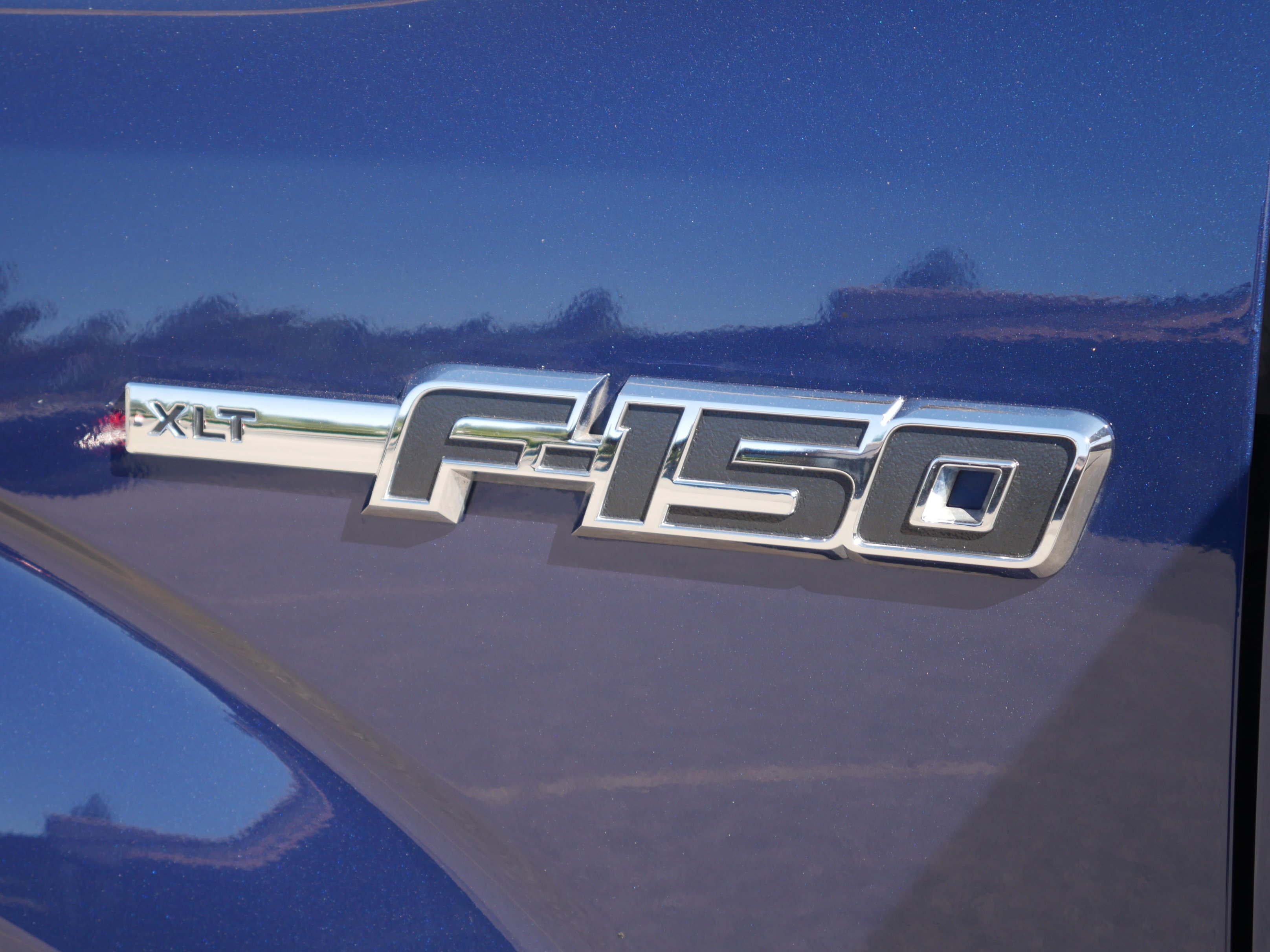 Used 2011 Dark Blue Pearl Metallic Ford XLT image 14
