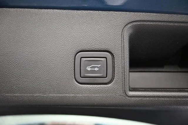 Used 2024 Downpour Metallic GMC SLE image 24