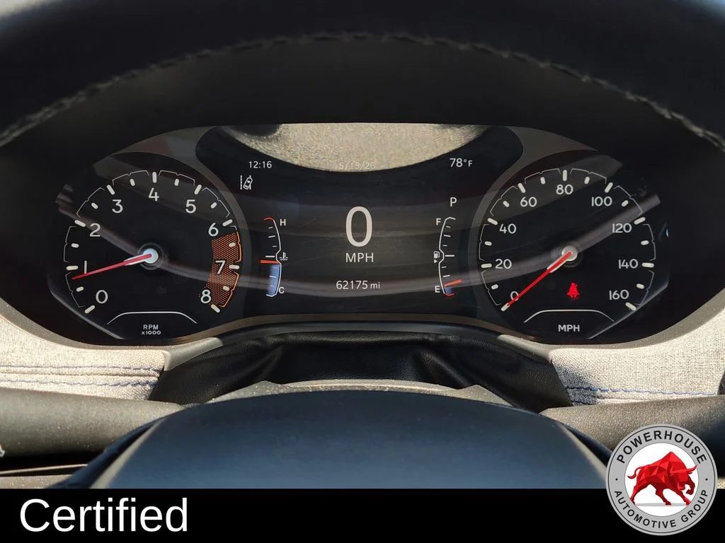 Used 2024 White Jeep Latitude image 33