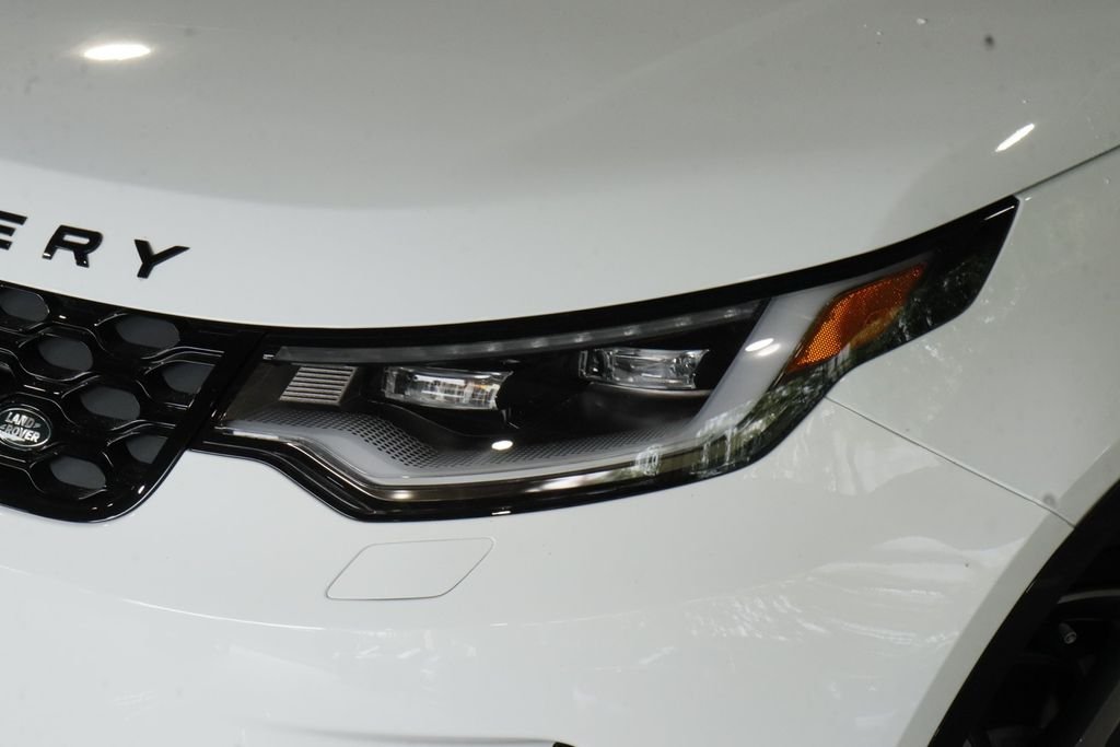 New 2026 Fuji White Land Rover Dynamic SE image 2