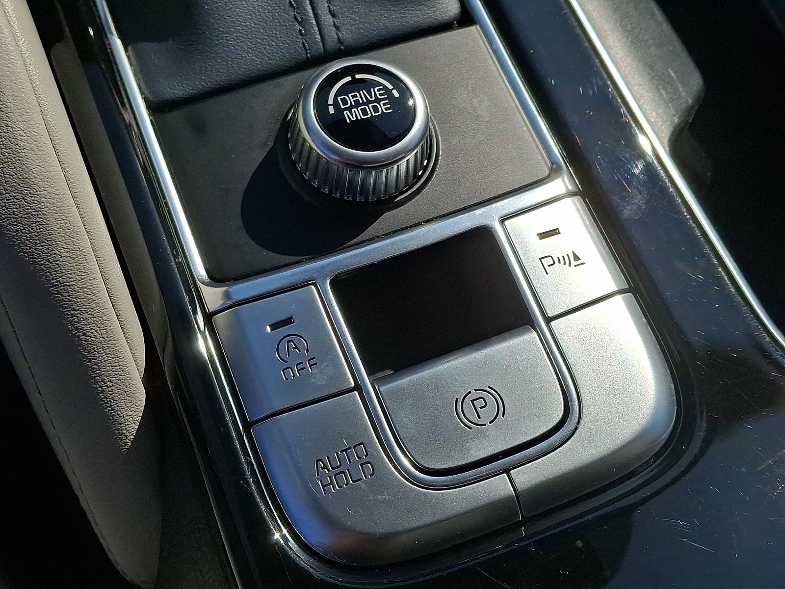 Used 2024 Glacial White Pearl Kia EX image 25