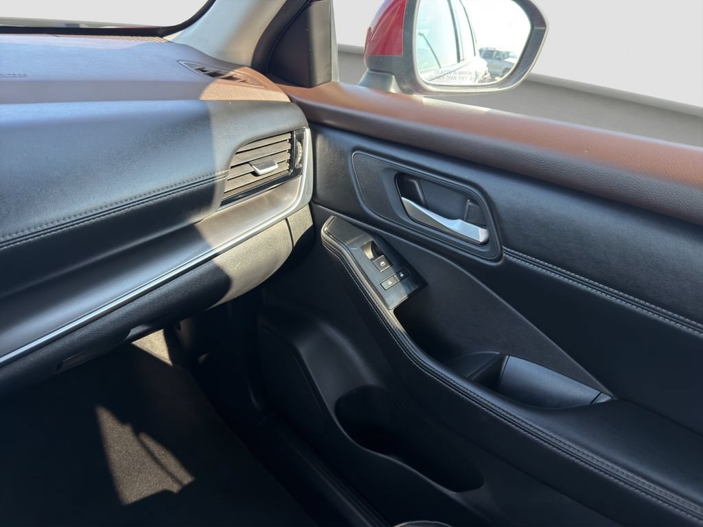 Used 2022 Red Nissan SV FWD image 17