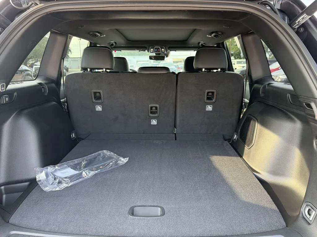 New 2026 Baltic Gray Metallic Clear-Coat Exterior Paint Jeep Limited Reserve image 31