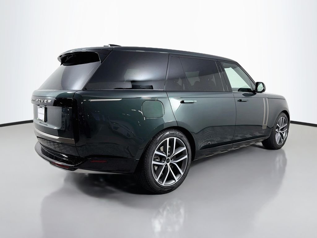 New 2026 Belgravia Green Land Rover SE LWB 7-Seats / V8 image 5