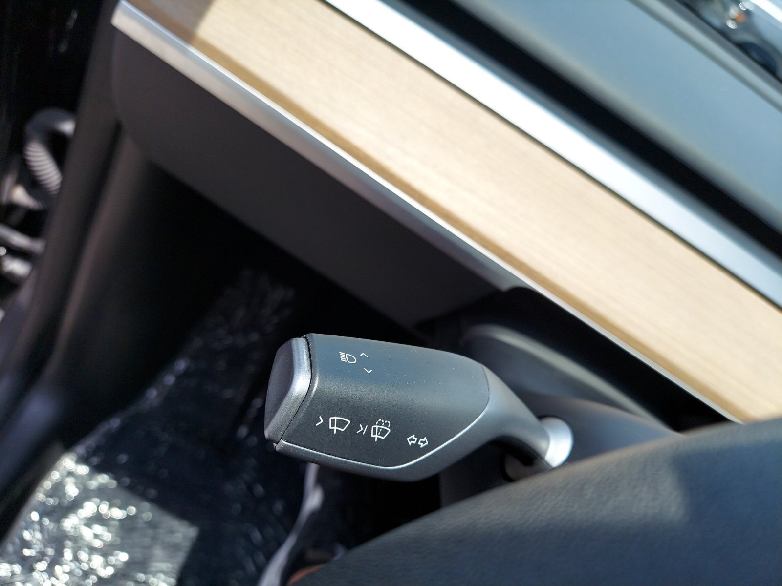 Used 2024 Deep Blue Metallic Tesla Long Range image 25