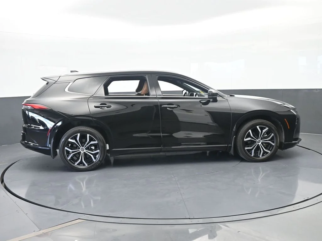 Used 2025 Black Toyota XLE image 7