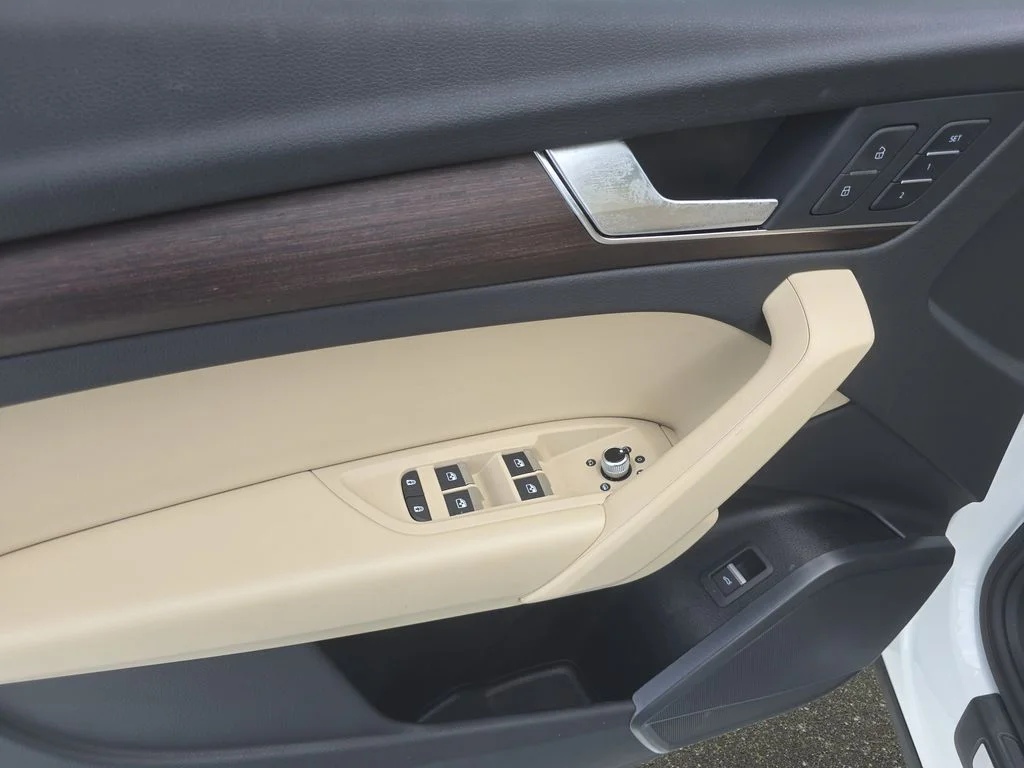 Used 2023 White Audi 40 Premium image 28