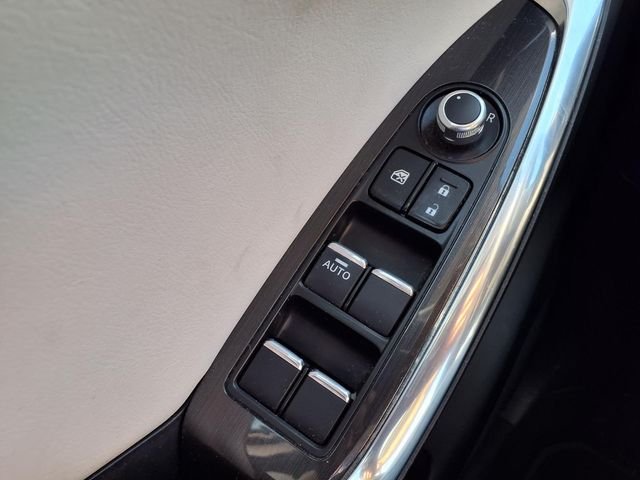 Used 2016 White Mazda Grand Touring image 23
