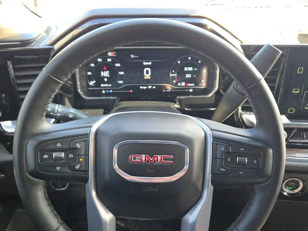 Used 2024 White GMC Elevation image 28