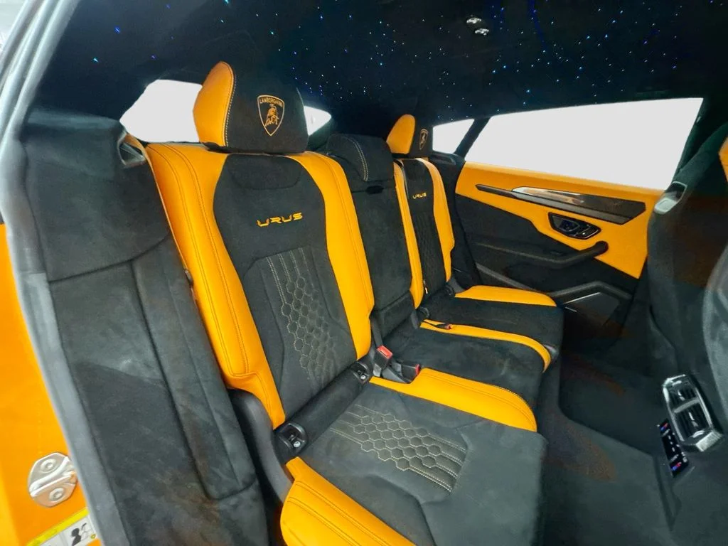 Used 2023  Lamborghini Performante image 30