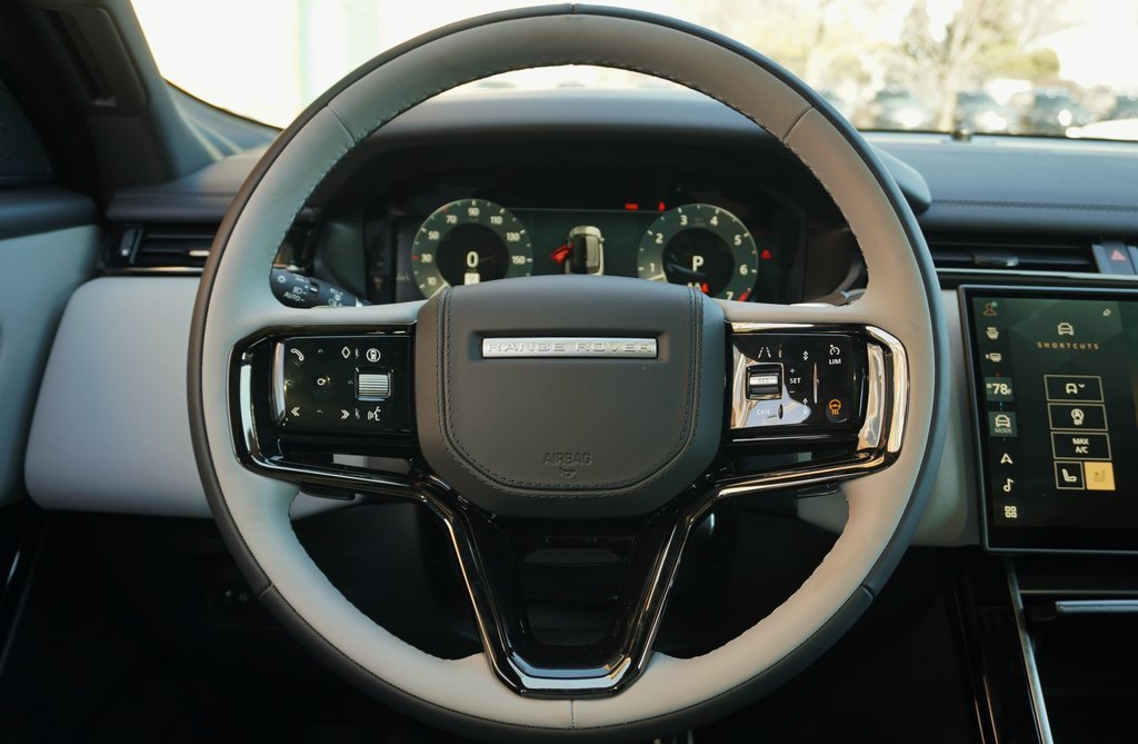Used 2026 Green Land Rover Dynamic SE image 16