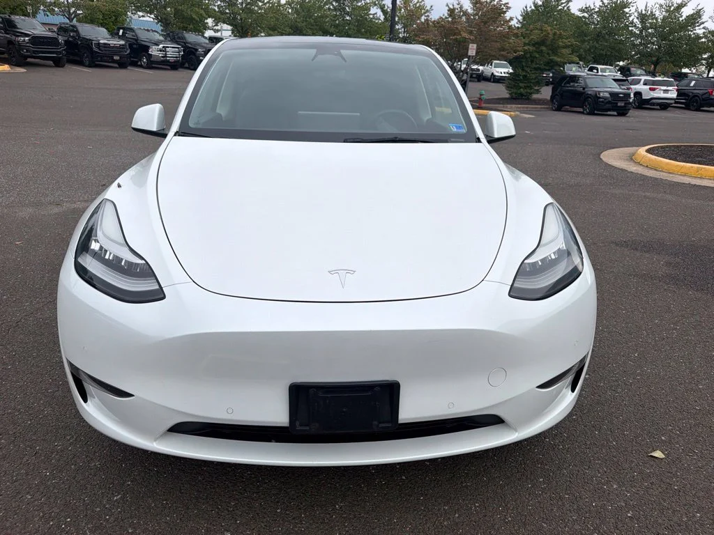 Used 2021 White Tesla Long Range image 2
