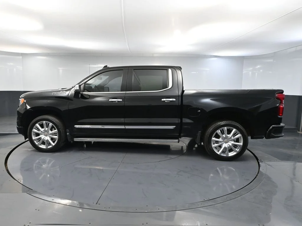 Used 2023 Black Chevrolet High Country image 7