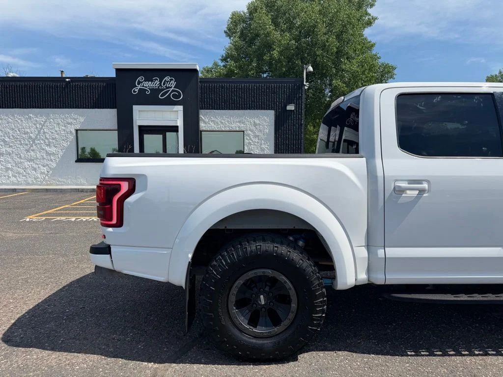 Used 2018  Ford Raptor image 4
