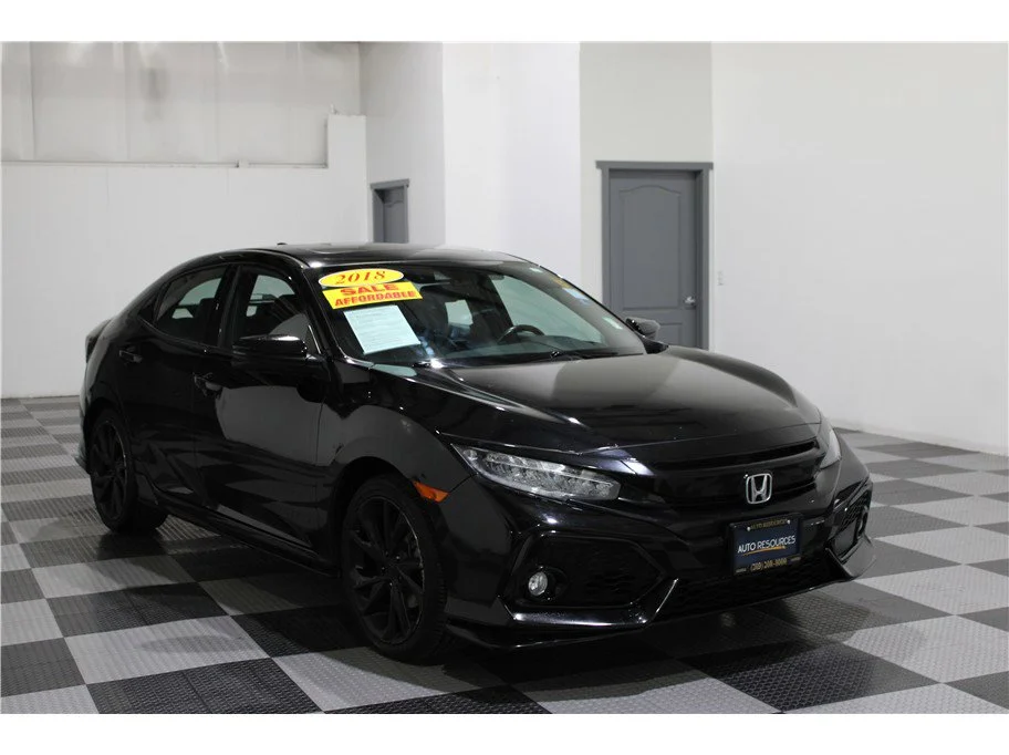 Used 2018 Black Honda Sport Touring image 3