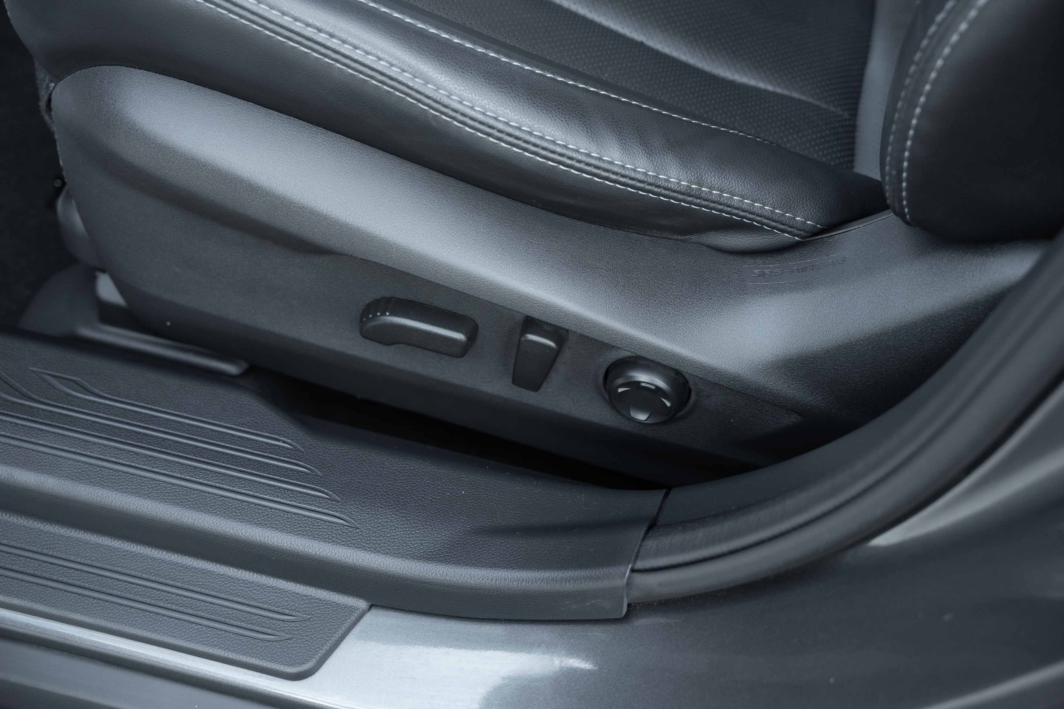 Used 2023 Magnetite Gray Metallic Subaru Limited image 19