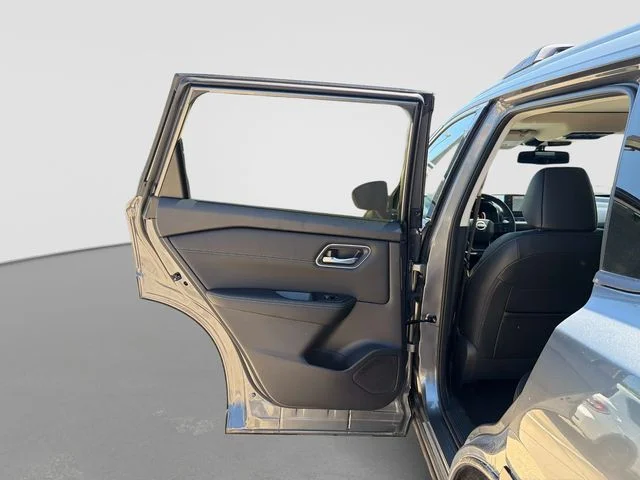 2026 Nissan Rogue Platinum - Photo 12