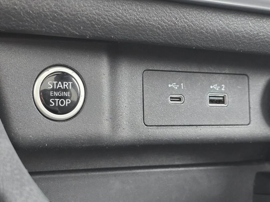 Used 2023 Gray Nissan SV image 18