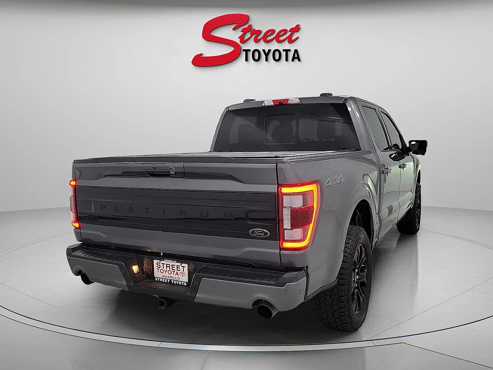 Used 2023 Gray Ford  image 4