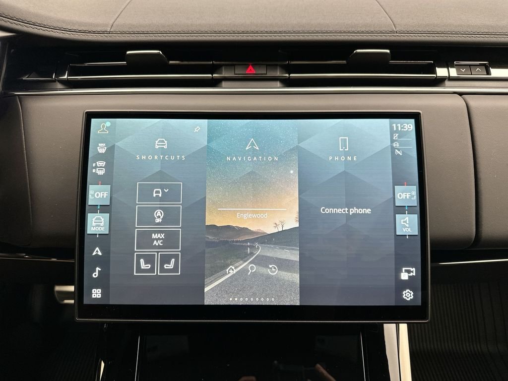 New 2026 Santorini Black Metallic Land Rover Dynamic SE image 13