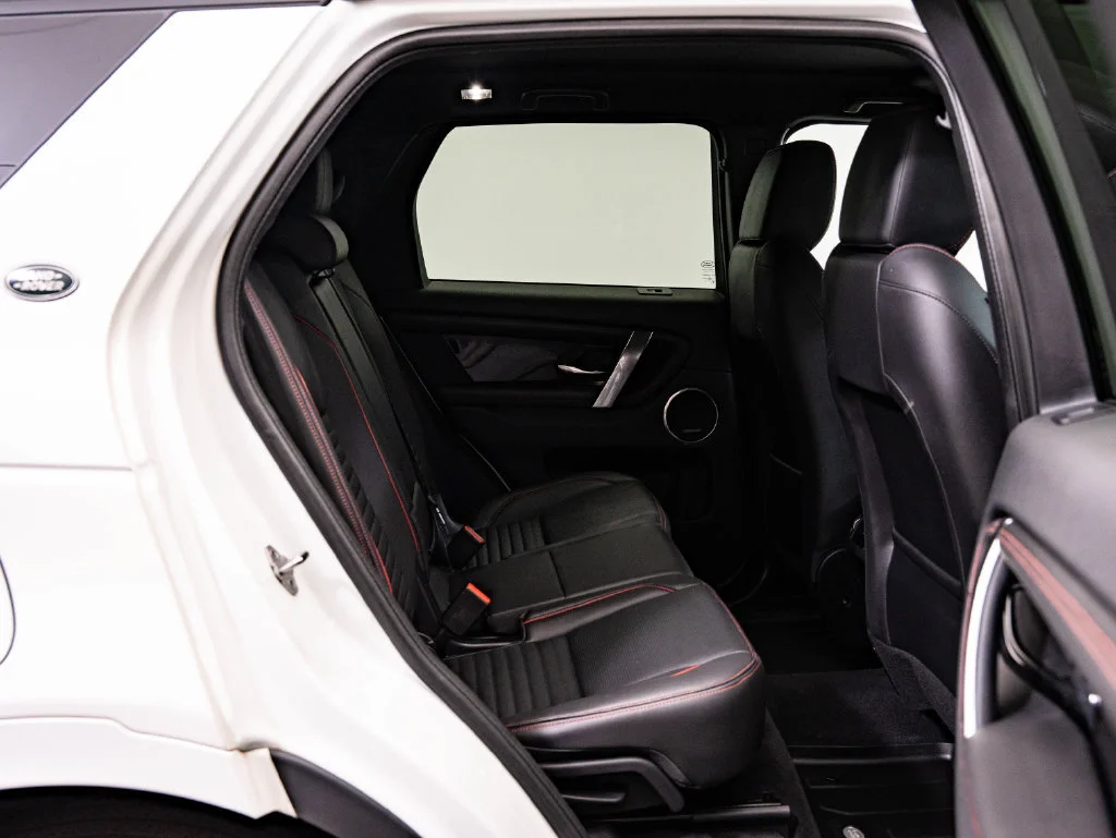 Used 2023 Fuji White Land Rover SE R-Dynamic image 44