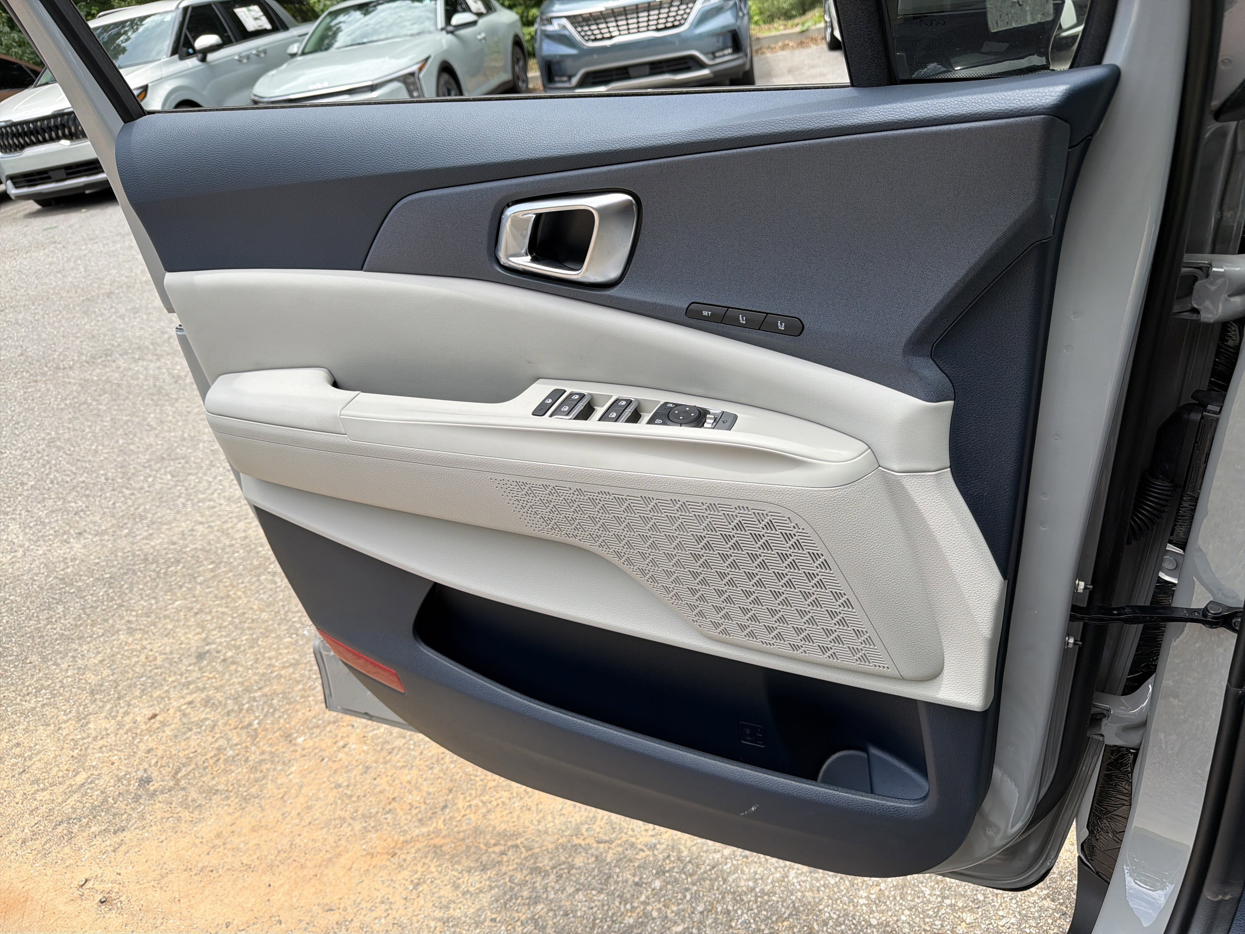 2026 Kia Carnival EX - Photo 15