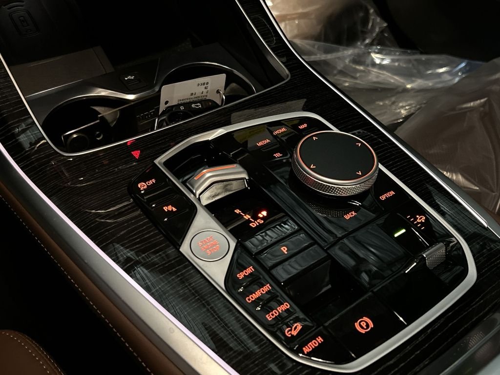 New 2027 Black Sapphire Metallic BMW xDrive40i image 19